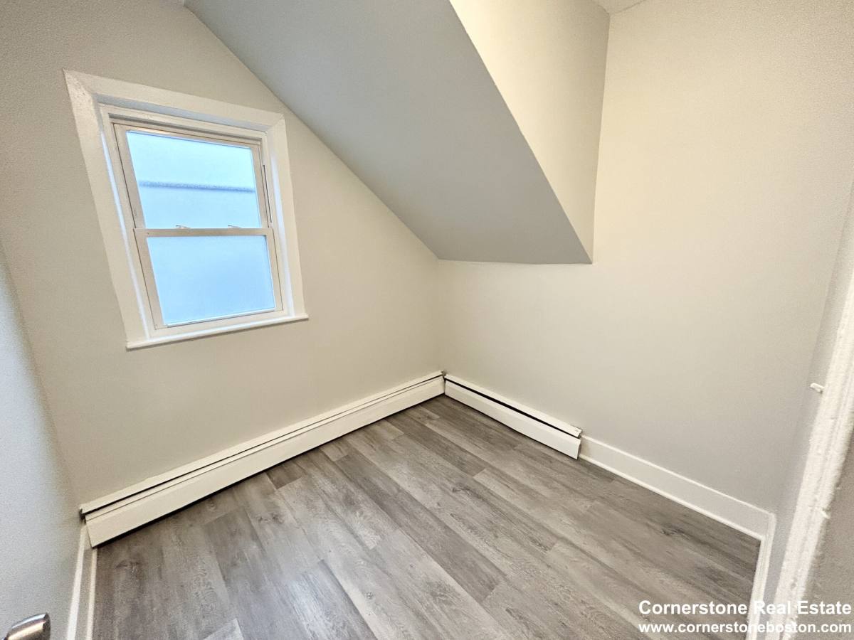 Apartment for rent at 8-10 Oakland St #3, Roxbury, MA 02119
