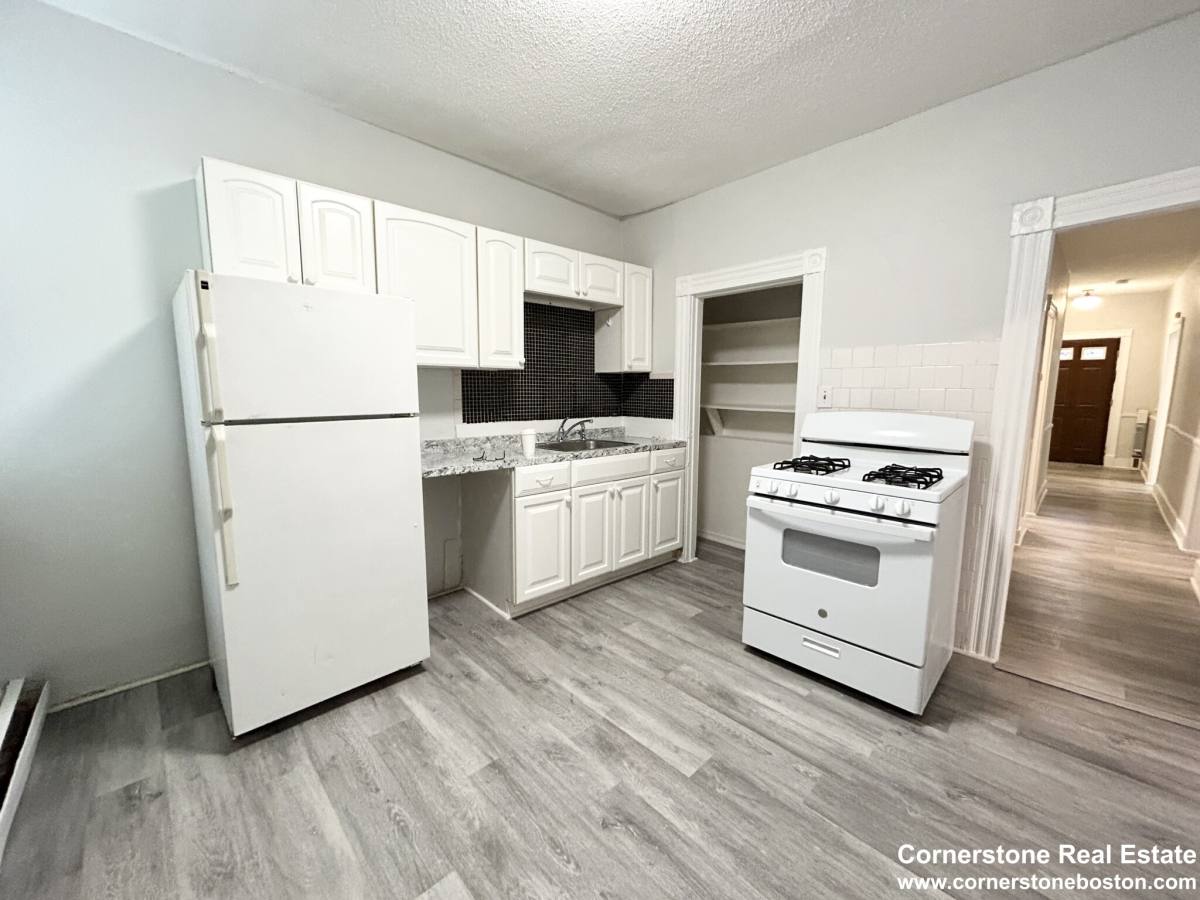 Apartment for rent at 8-10 Oakland St #3, Roxbury, MA 02119
