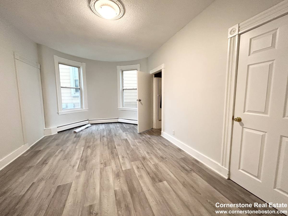 Apartment for rent at 8-10 Oakland St #3, Roxbury, MA 02119