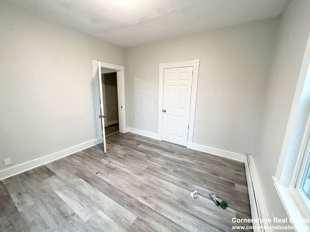 Apartment for rent at 8-10 Oakland St #3, Roxbury, MA 02119