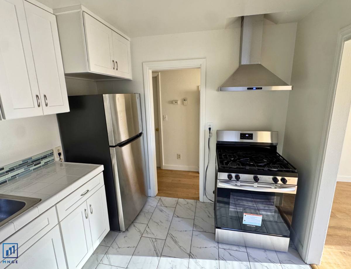 Apartment for rent at 733 - 735 Woodlawn Ave, Chula Vista, CA 91910