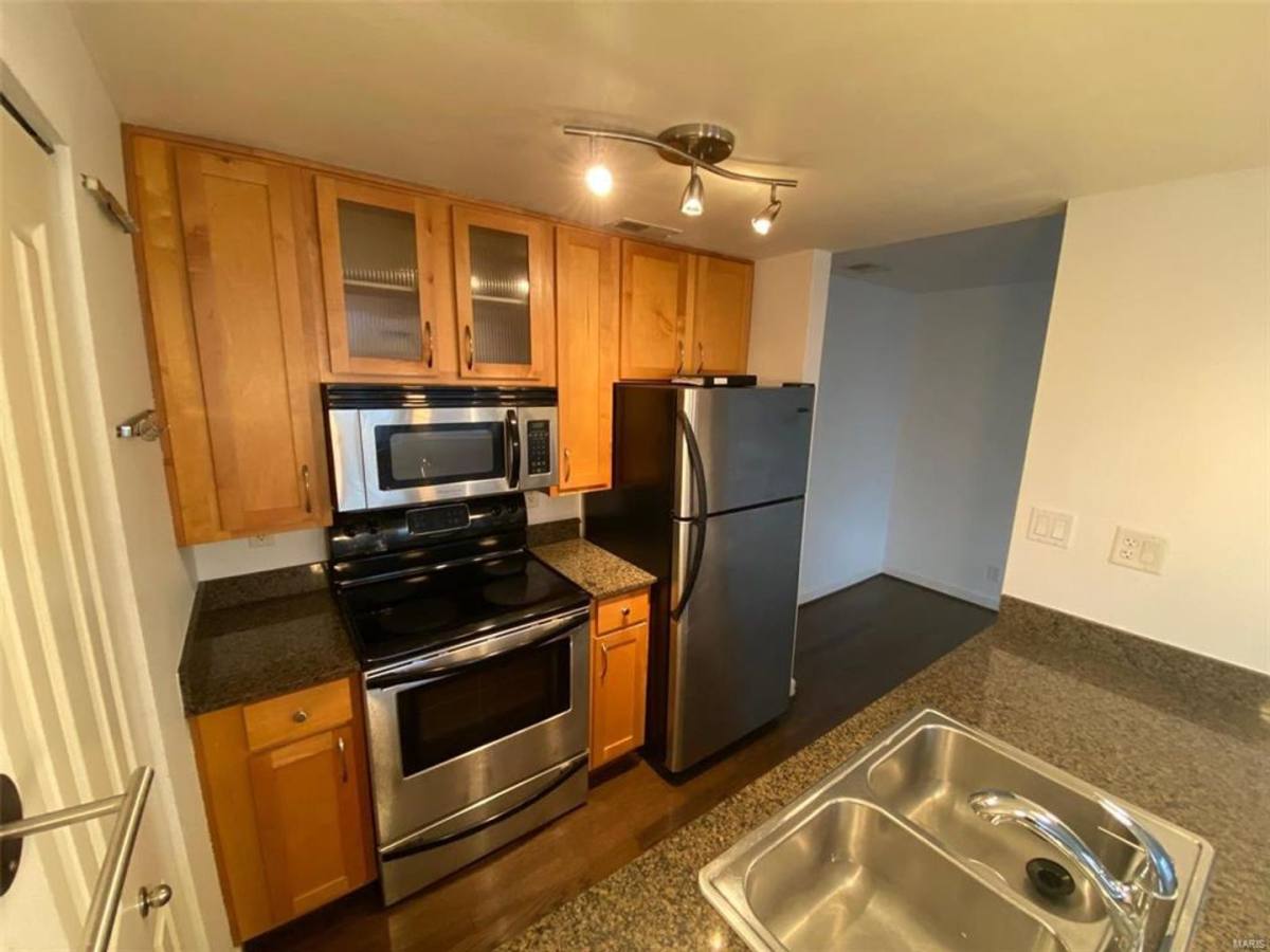 Condo for rent at 5330 Pershing Ave, Saint Louis, MO 63112