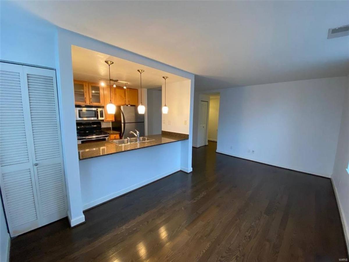 Condo for rent at 5330 Pershing Ave, Saint Louis, MO 63112