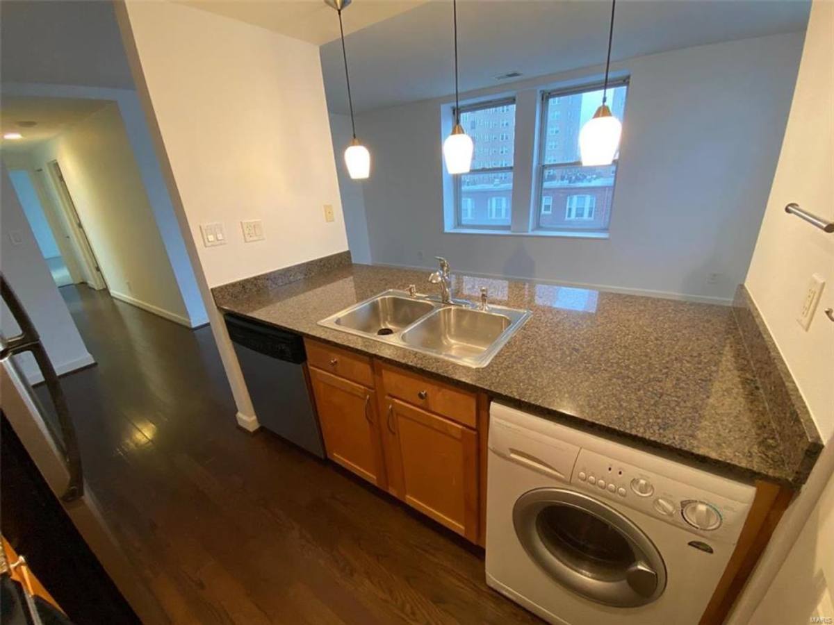 Condo for rent at 5330 Pershing Ave, Saint Louis, MO 63112