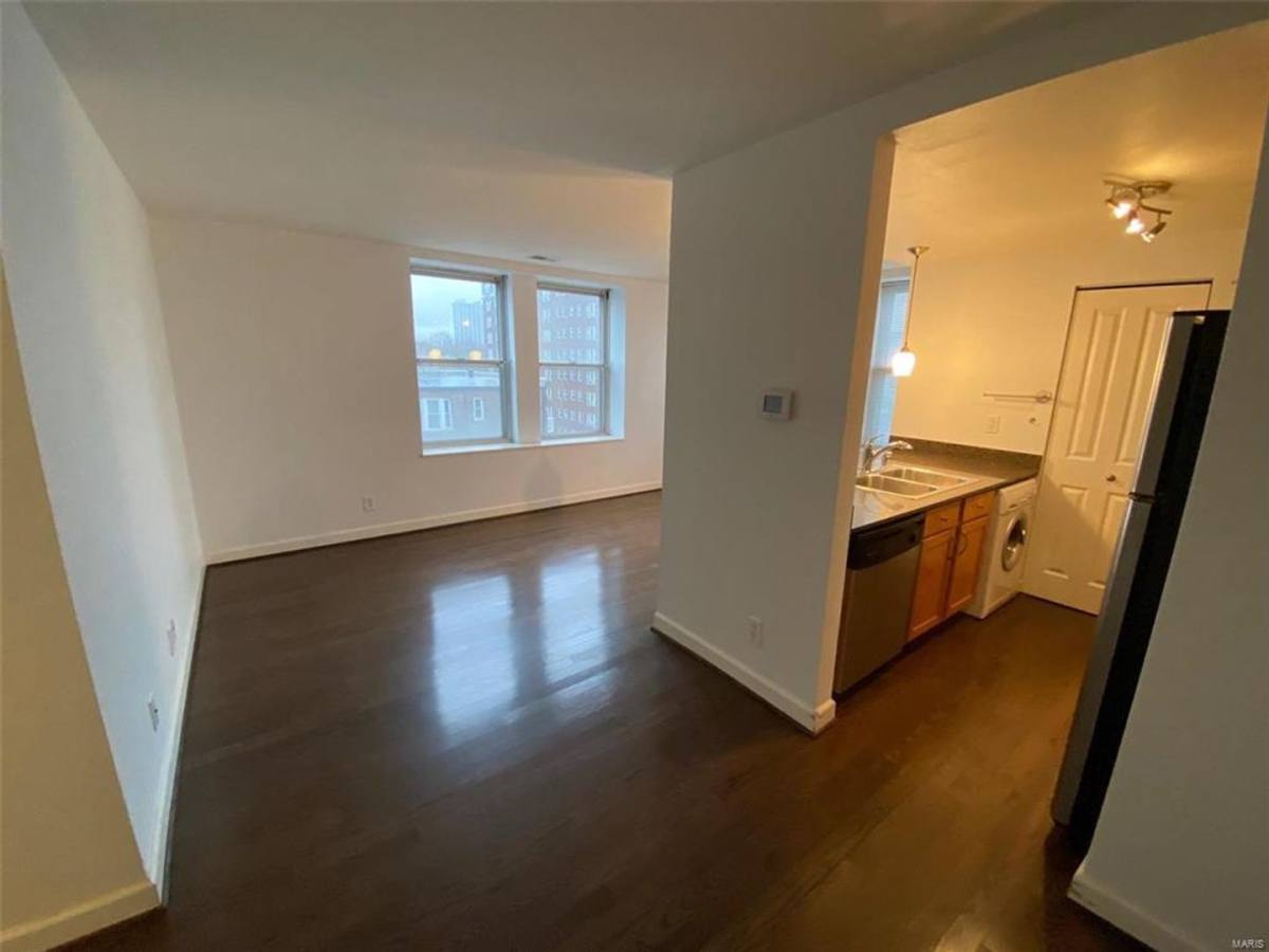 Condo for rent at 5330 Pershing Ave, Saint Louis, MO 63112