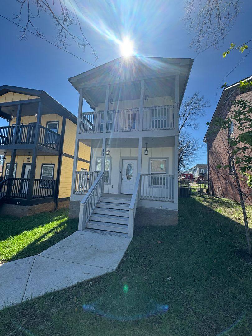 House for rent at 1911 Hermosa St, Nashville, TN 37208
