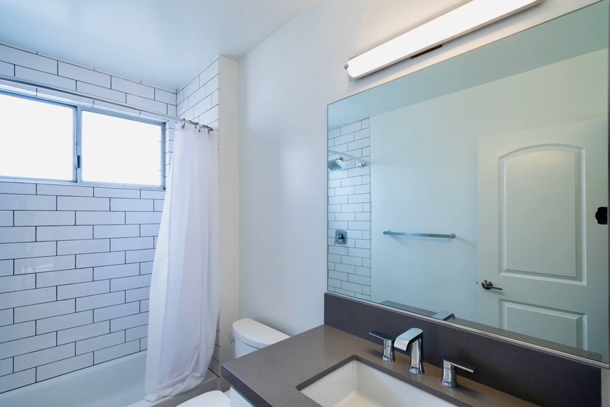 Apartment for rent at 520 E Magnolia Blvd, Burbank, CA 91501