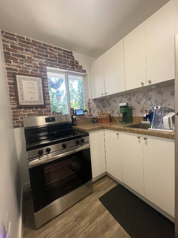 Apartment for rent at 516 NE 166th St, Miami, FL 33162