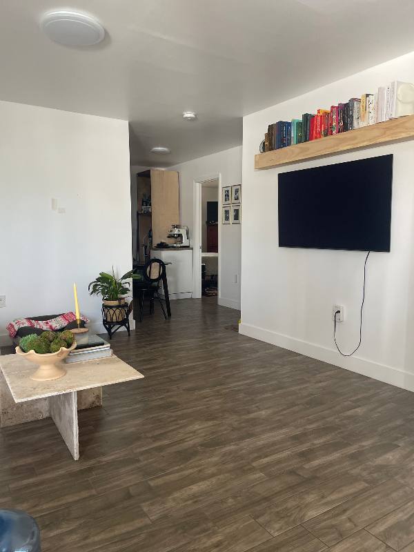 Apartment for rent at 516 NE 166th St, Miami, FL 33162