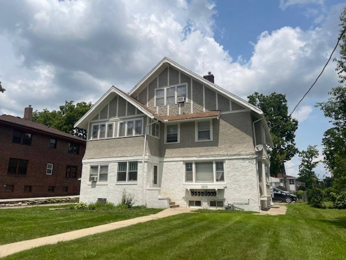 Apartment for rent at 3309 University Ave, Des Moines, IA 50311