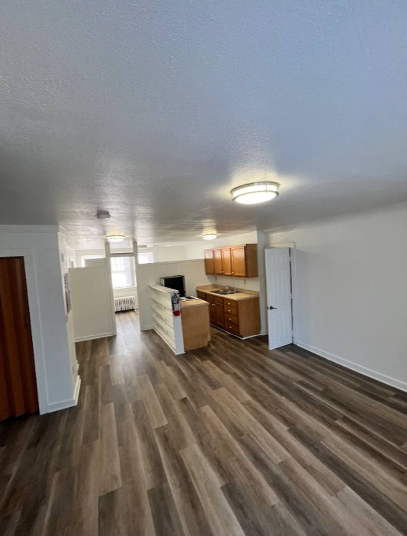 Apartment for rent at 3309 University Ave, Des Moines, IA 50311