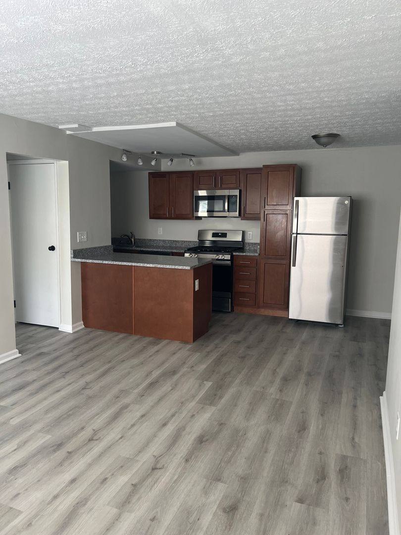 Apartment for rent at 932-938 Chateau Ave, Cincinnati, OH 45204