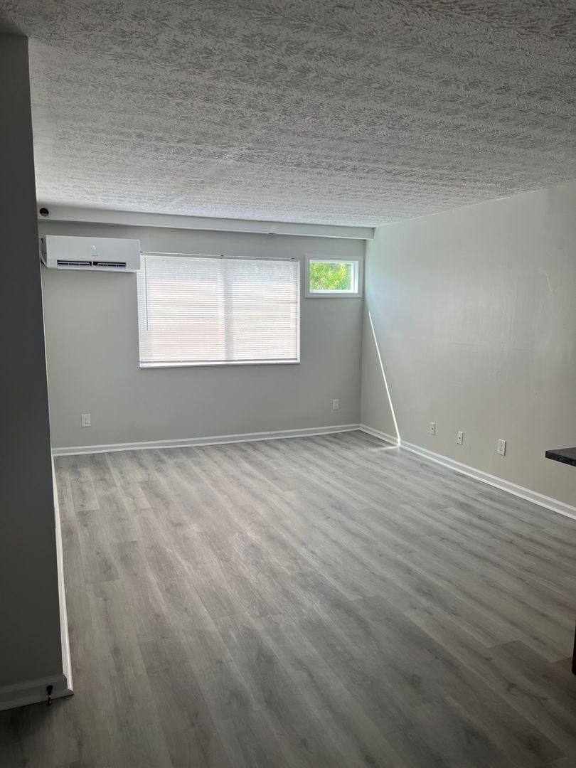 Apartment for rent at 932-938 Chateau Ave, Cincinnati, OH 45204