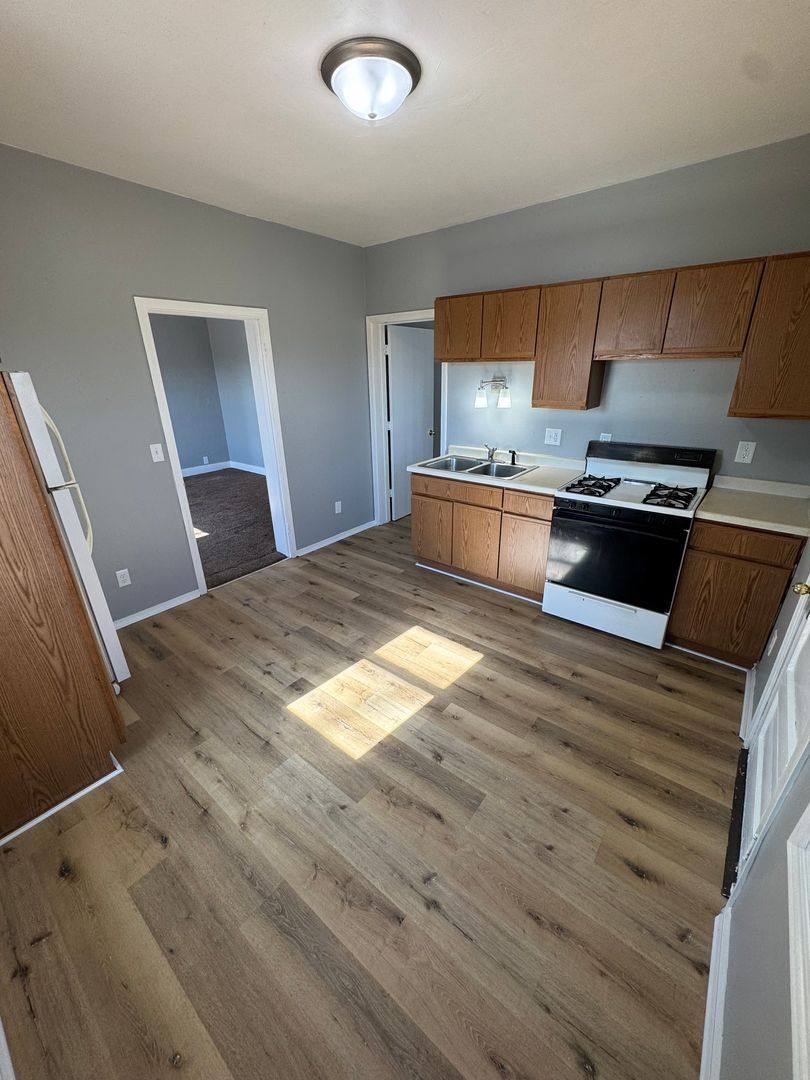 Apartment for rent at 915 S Chestnut Ave, Green Bay, WI 54304