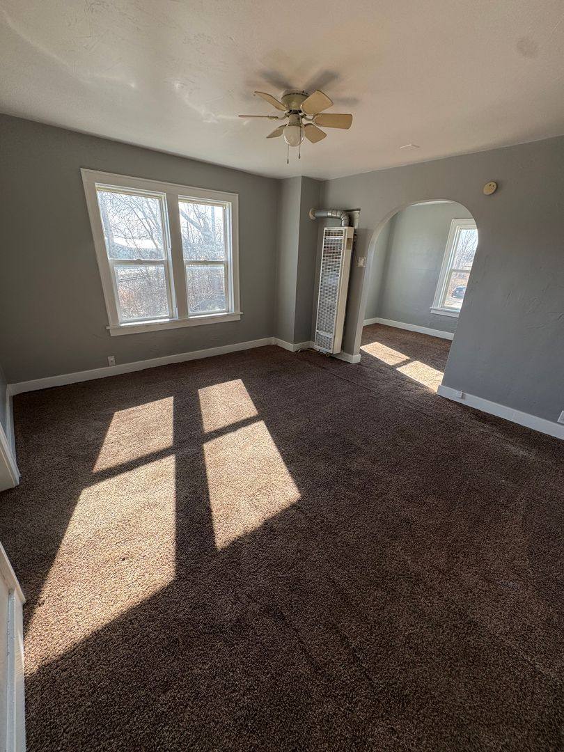 Apartment for rent at 915 S Chestnut Ave, Green Bay, WI 54304