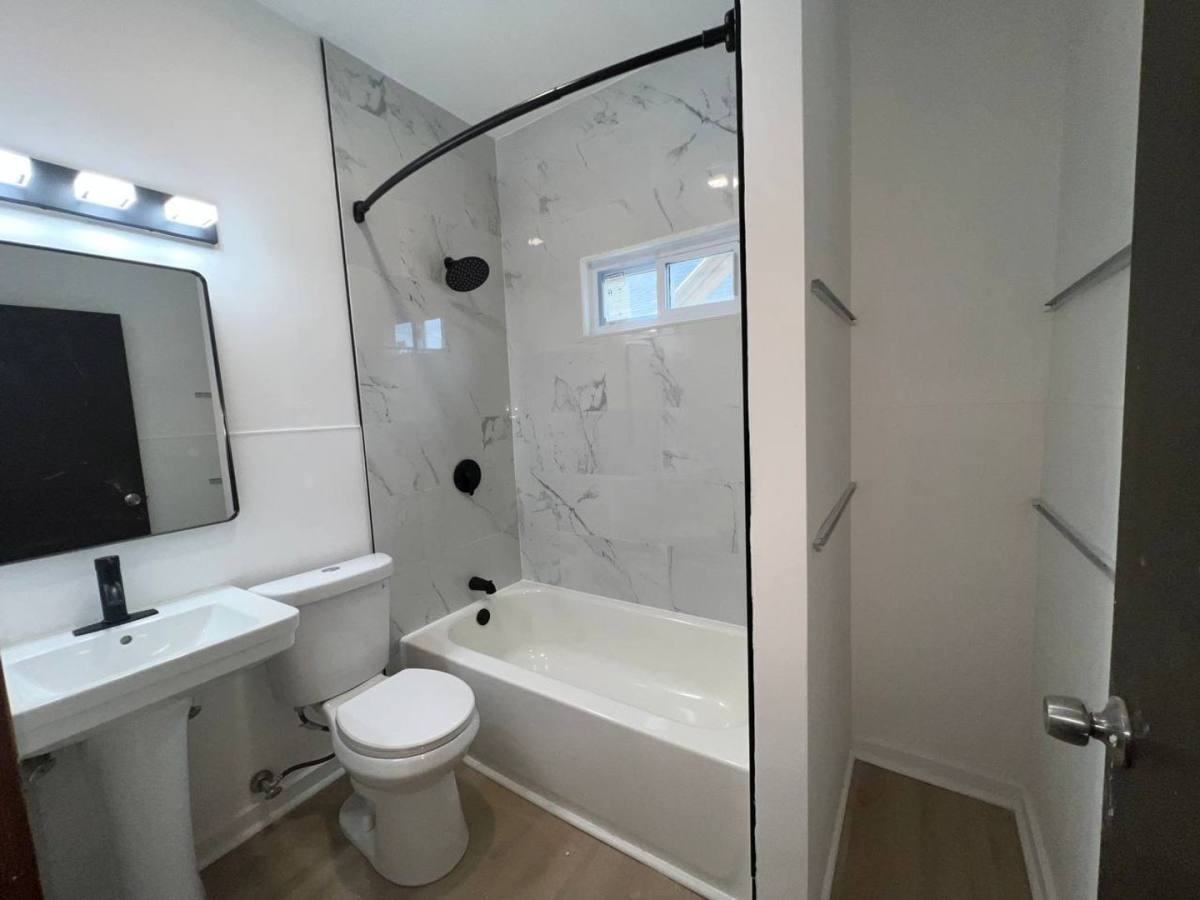 House for rent at 4091 E 56th St, Cleveland, OH 44105