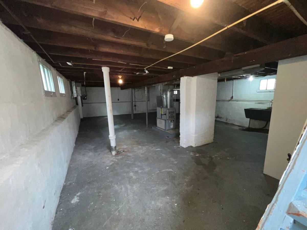 House for rent at 4091 E 56th St, Cleveland, OH 44105