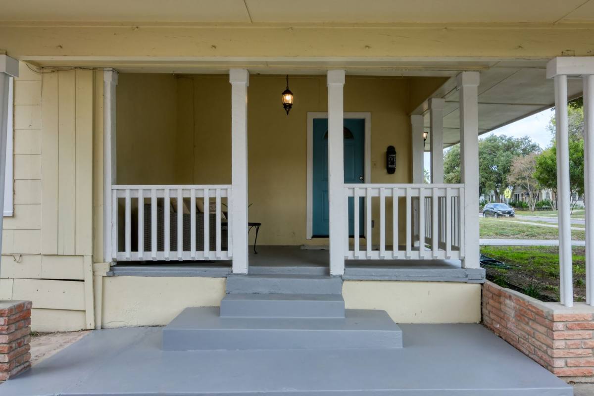 House for rent at 1932 W Huisache Ave, San Antonio, TX 78201