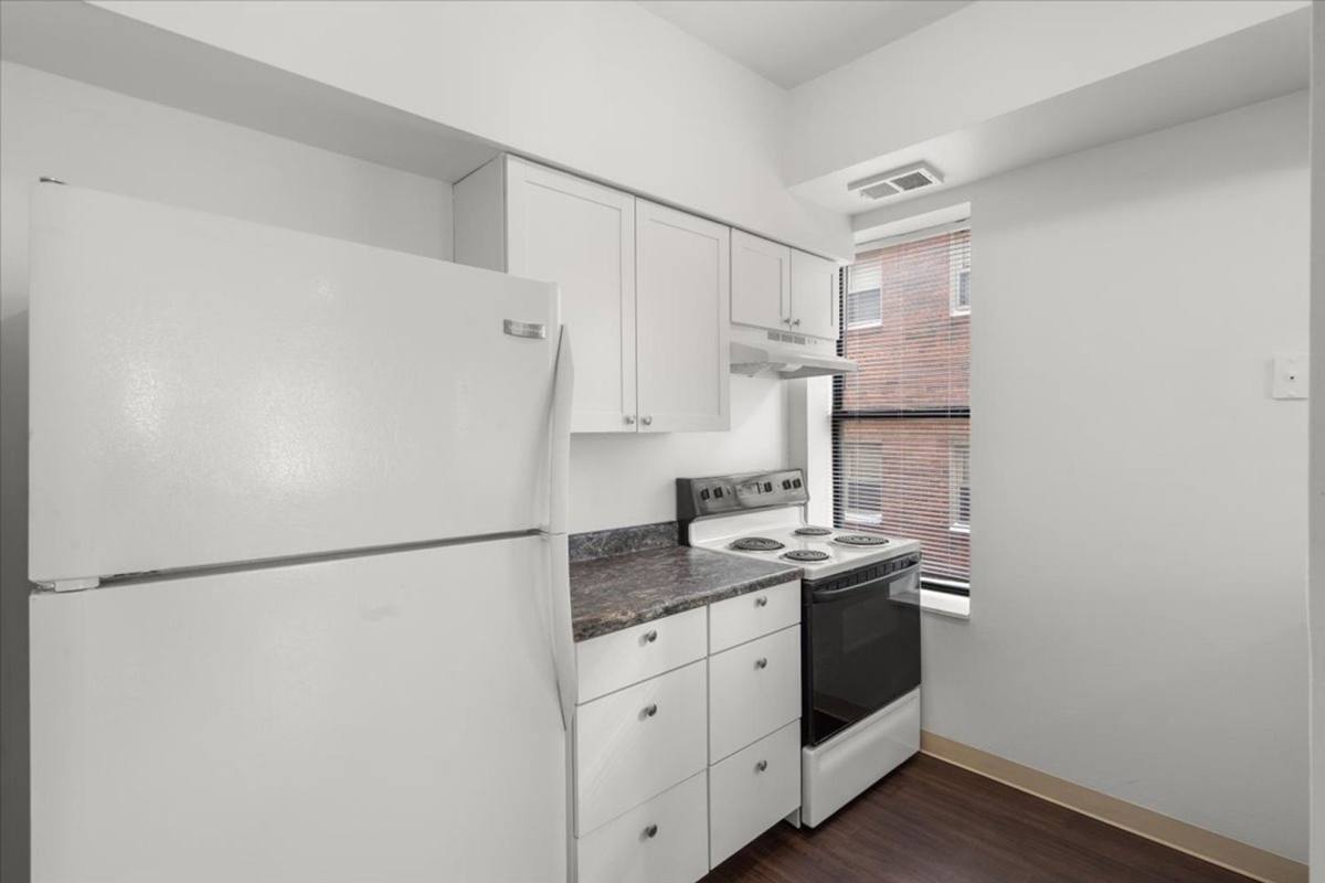 Apartment for rent at 590 Parkview, Detroit, MI 48214