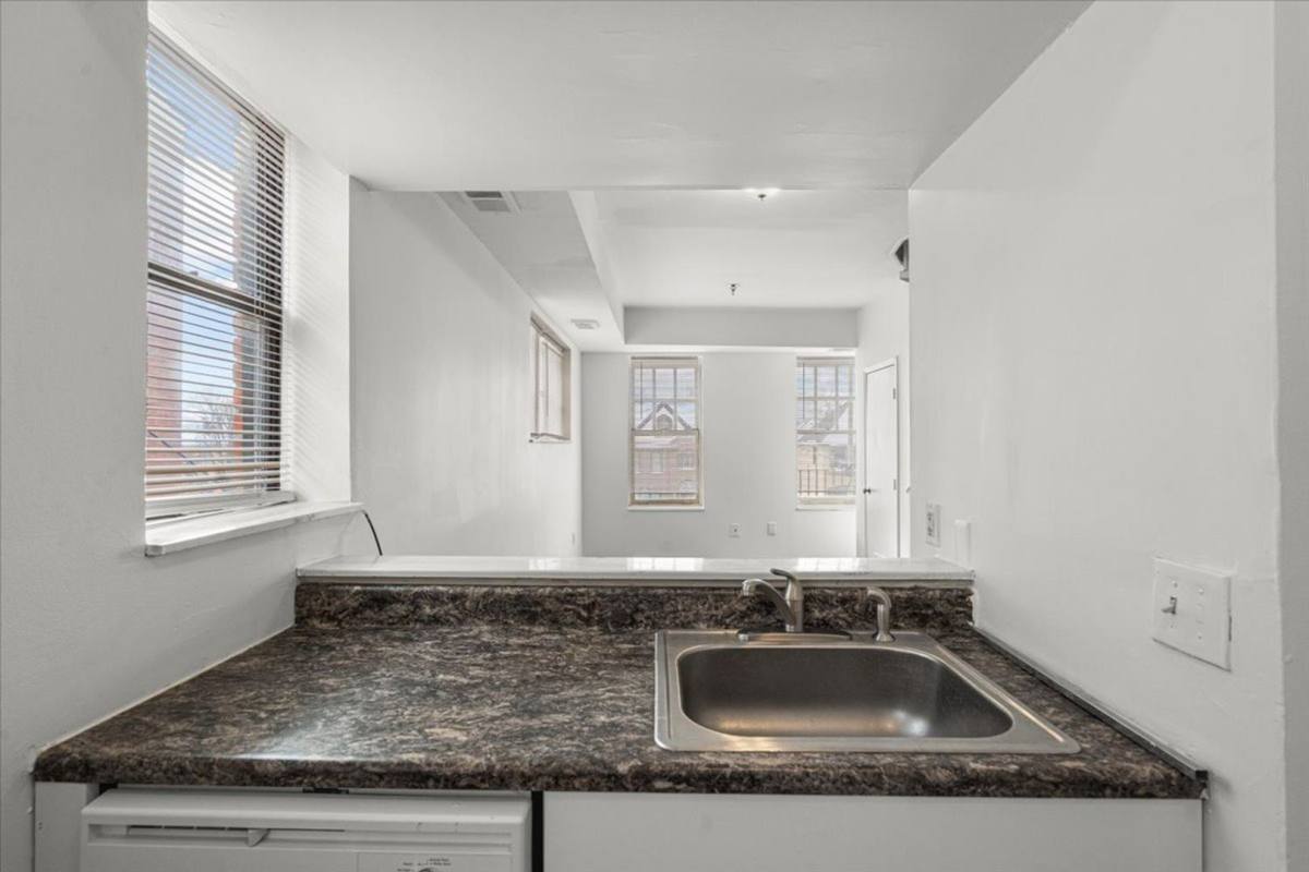 Apartment for rent at 590 Parkview, Detroit, MI 48214