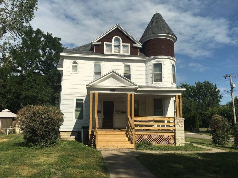 Apartment for rent at 1564 Laharpe St #1, La Salle, IL 61301