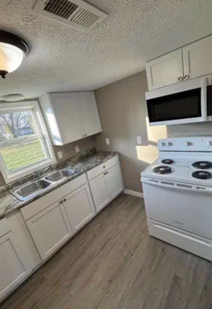 House for rent at 203 S Division St, Seymour, MO 65746