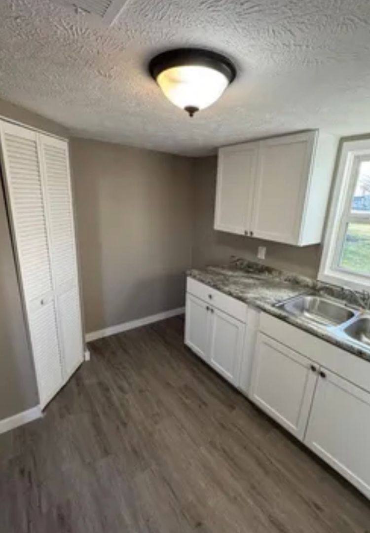 House for rent at 203 S Division St, Seymour, MO 65746