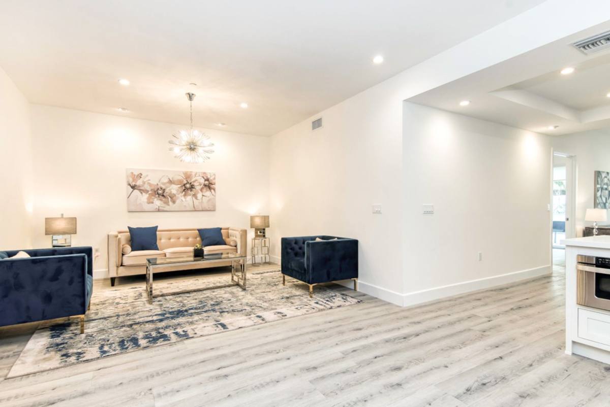 Apartment for rent at 1237 S Holt Ave, Los Angeles, CA 90035