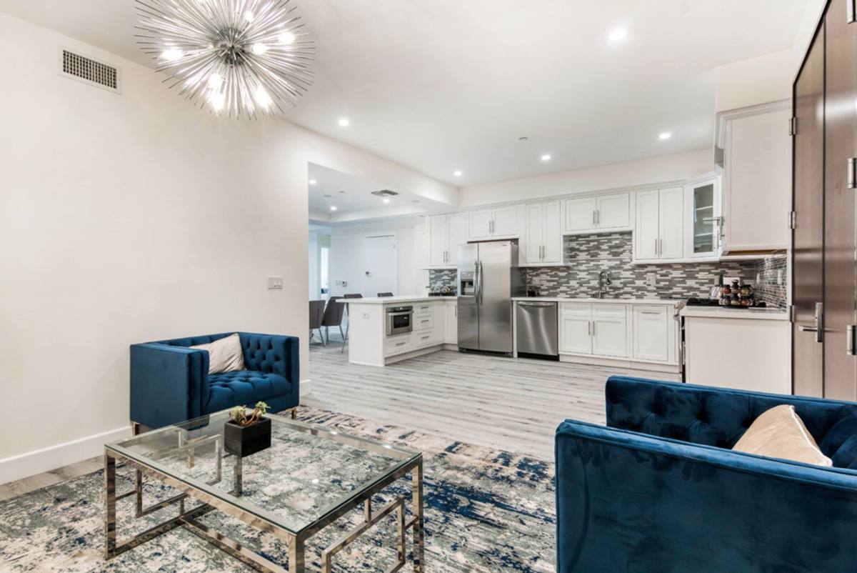 Apartment for rent at 1237 S Holt Ave, Los Angeles, CA 90035