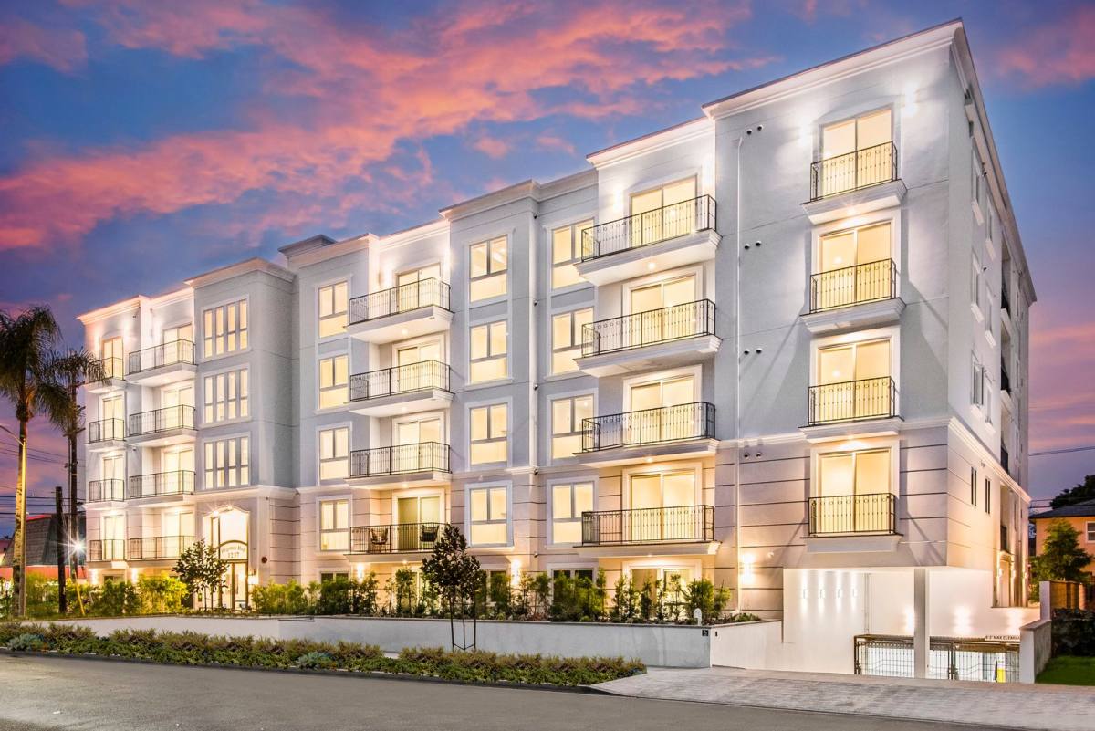 Apartment for rent at 1237 S Holt Ave, Los Angeles, CA 90035
