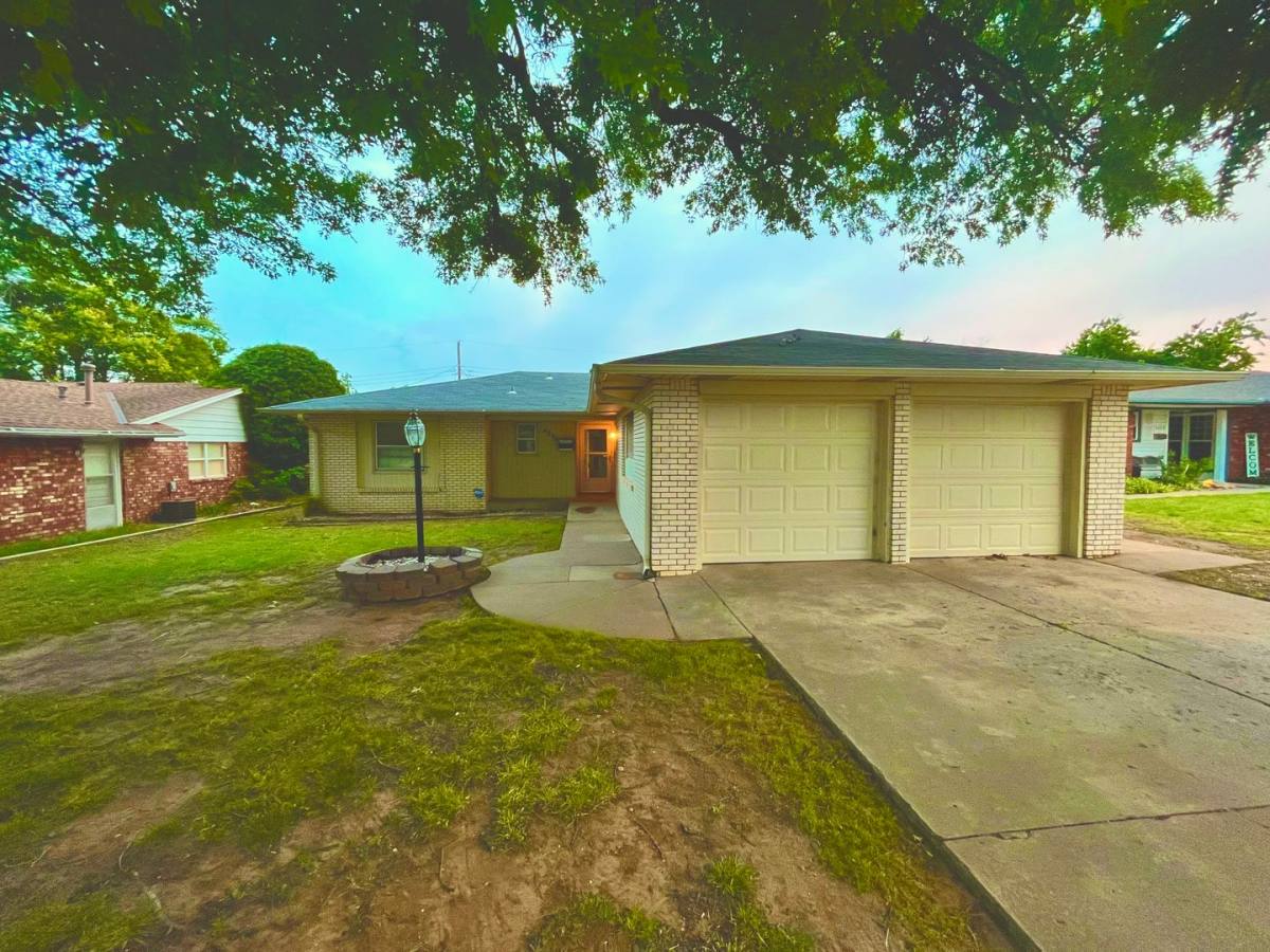 Apartment for rent at 1112 SW, Oklahoma City, OK 73112
