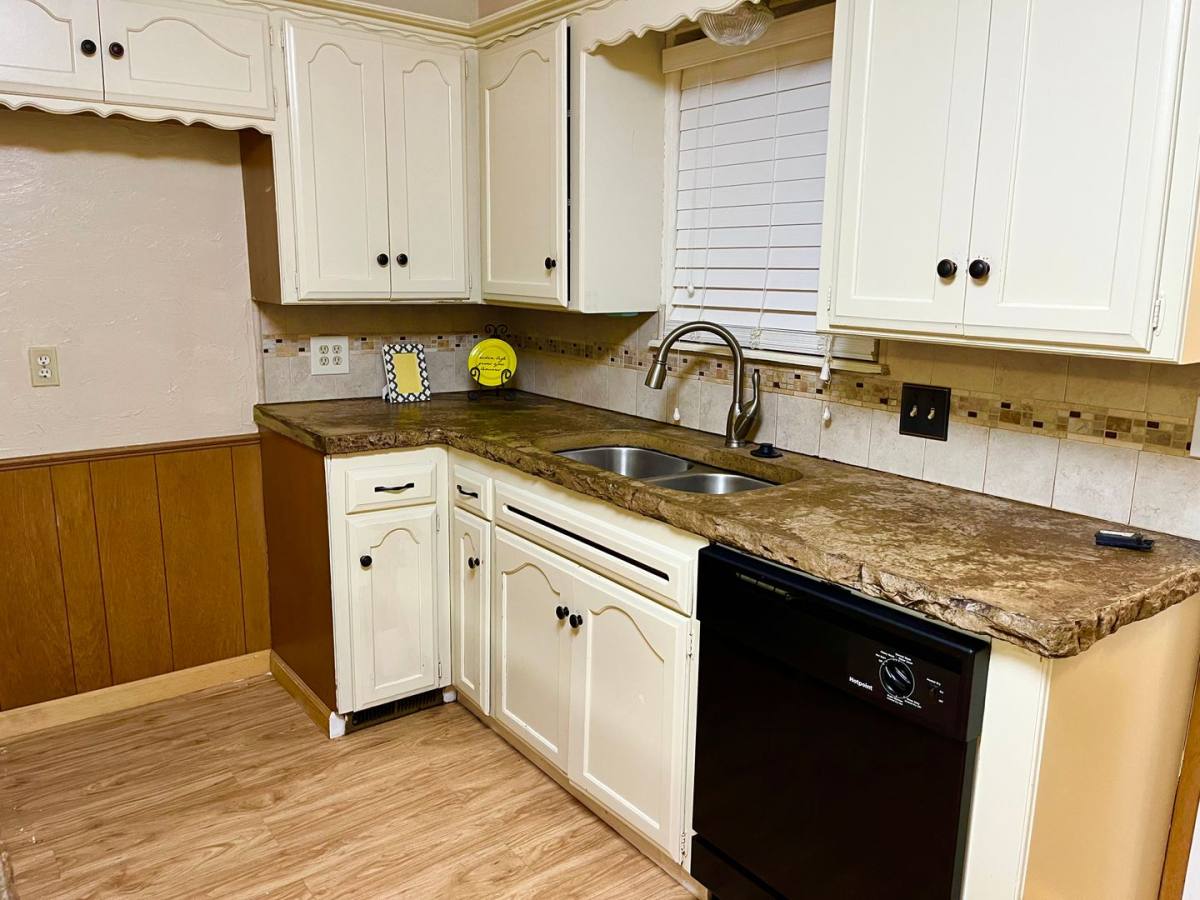 Apartment for rent at 1112 SW, Oklahoma City, OK 73112