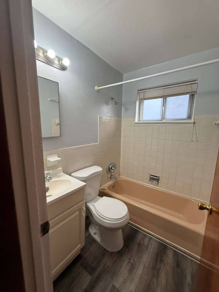 Townhouse for rent at 3239 W Milton Ave, Saint Louis, MO 63114