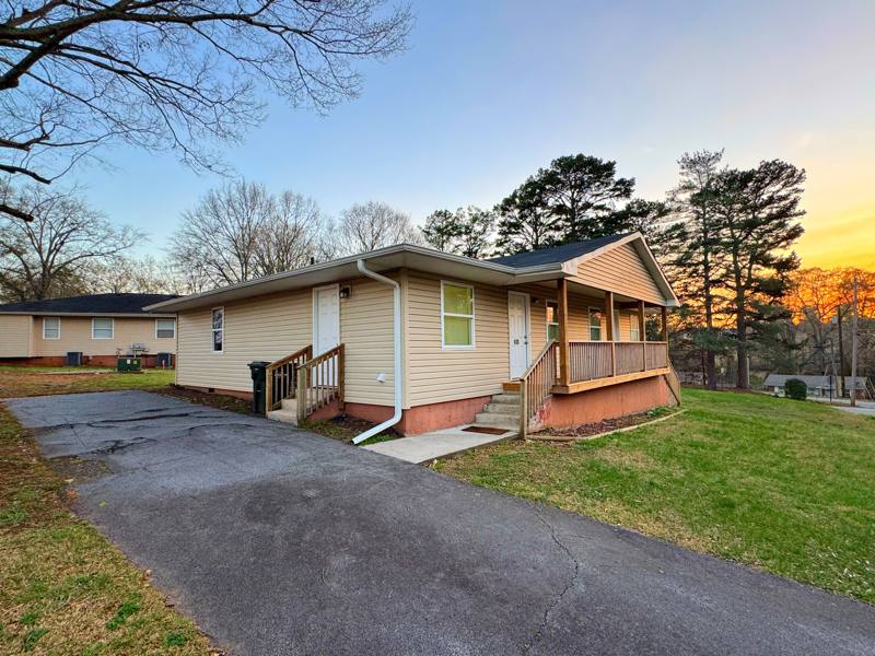 Apartment for rent at 613 W 4th Ave, Easley, SC 29640