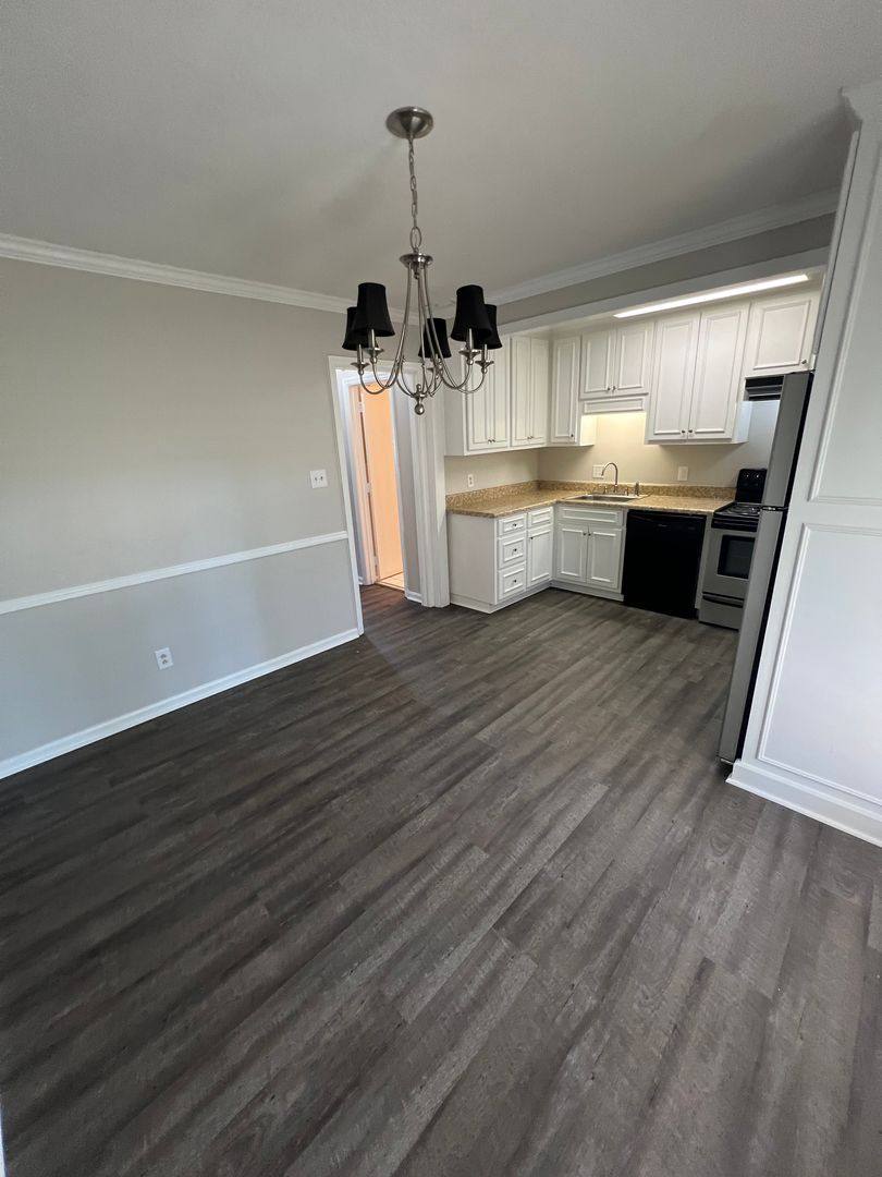 Townhouse for rent at 2103 1 2 Nottingham Way, Albany, GA 31707