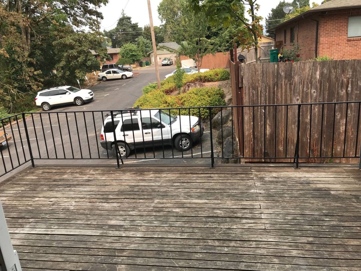 Townhouse for rent at 1536 E 3rd St, Newberg, OR 97132