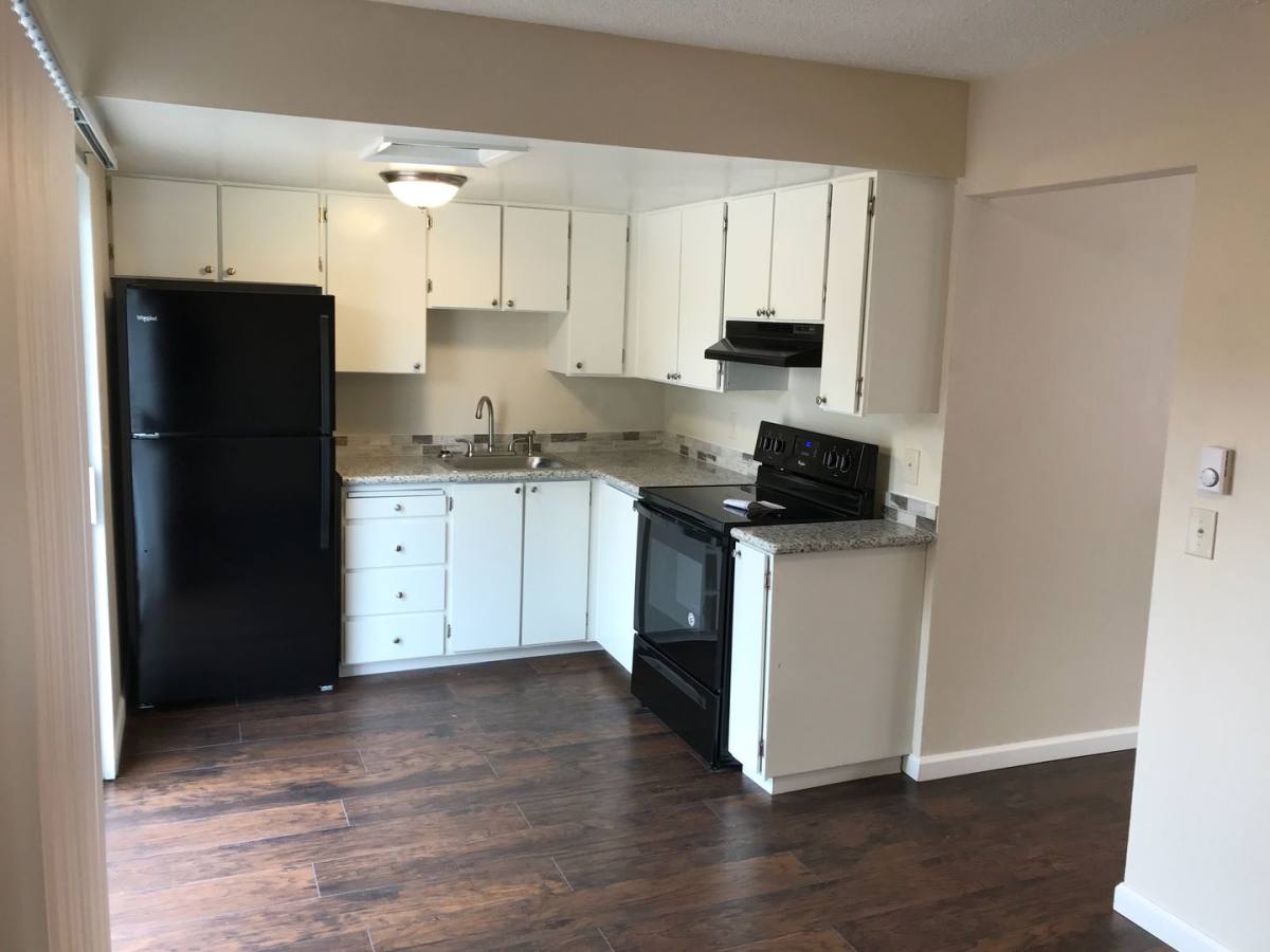 Townhouse for rent at 1536 E 3rd St, Newberg, OR 97132