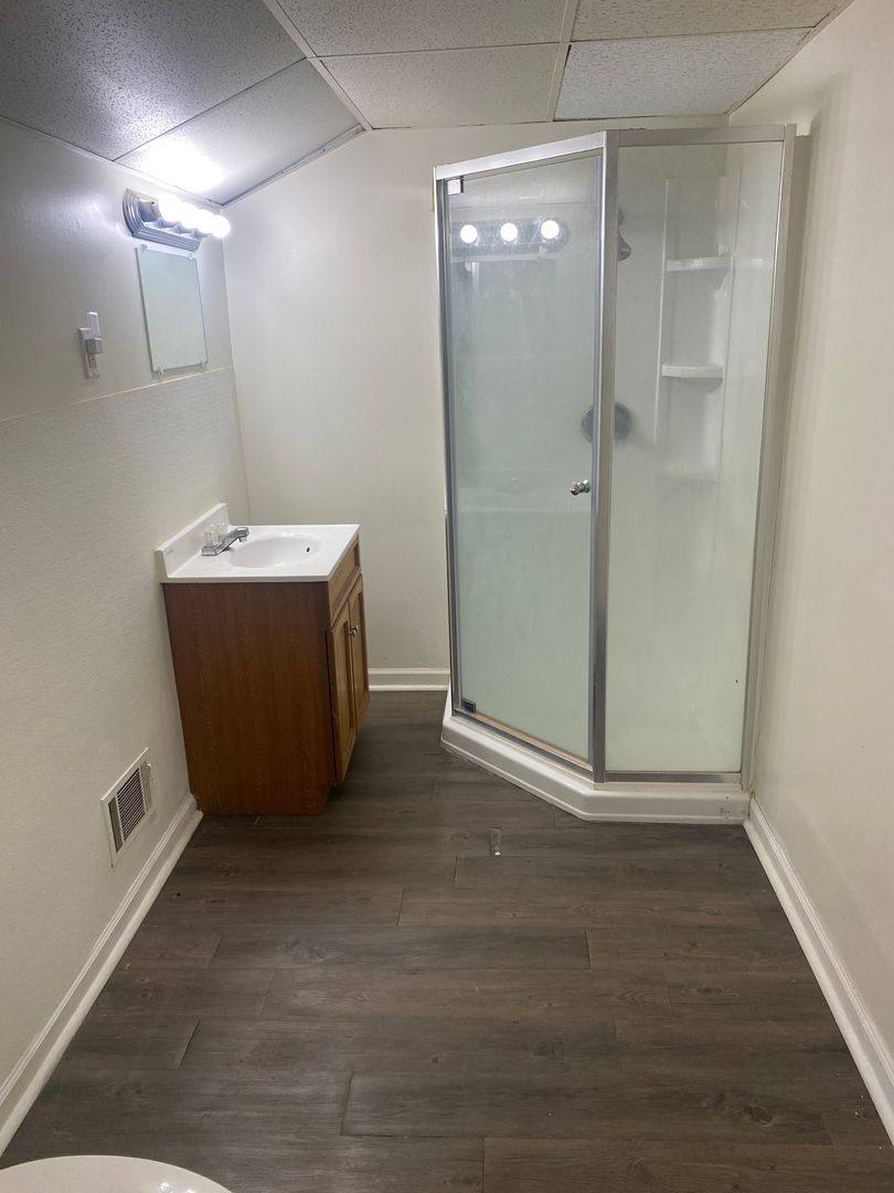 Apartment for rent at 2537 N Erie St, Toledo, OH 43611