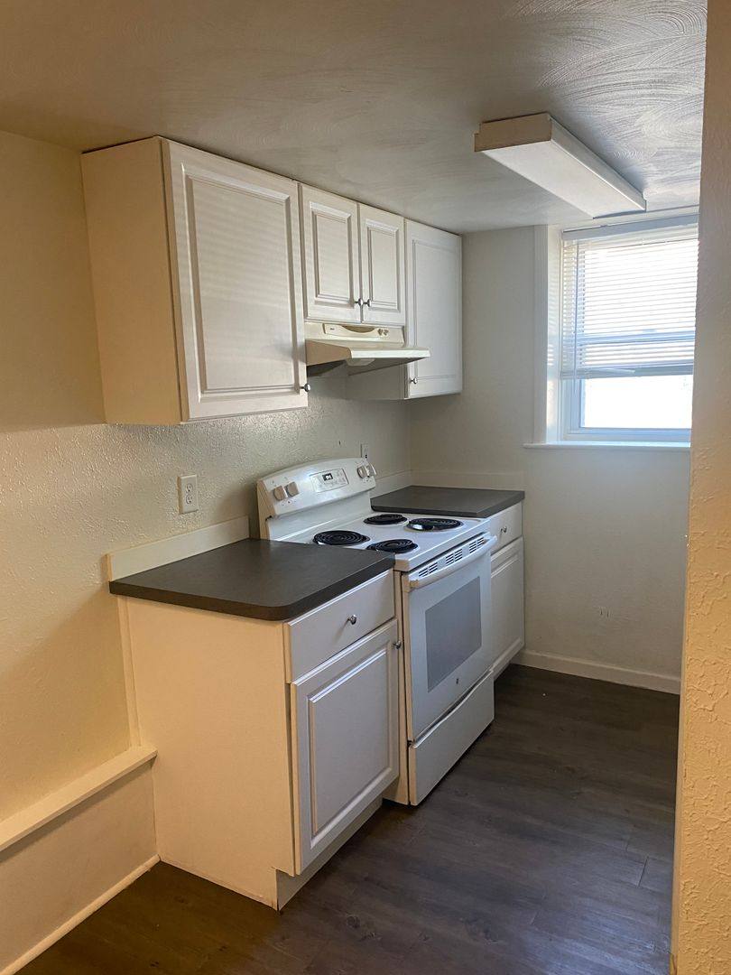 Apartment for rent at 2537 N Erie St, Toledo, OH 43611