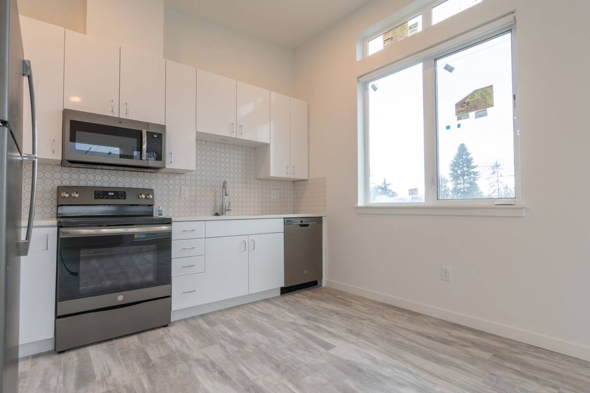 Apartment for rent at 6011 SE 90th, Portland, OR 97266