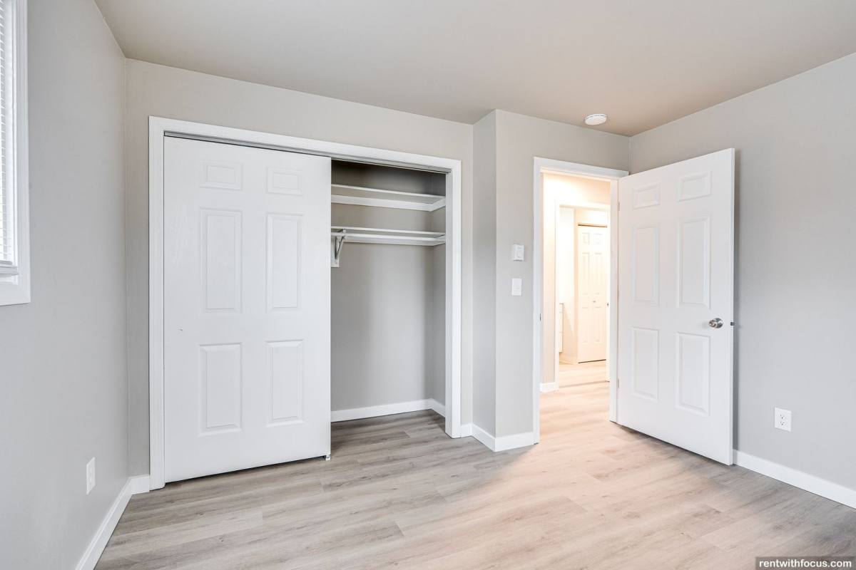 Apartment for rent at 560 W Linwood Ave, Oshkosh, WI 54901