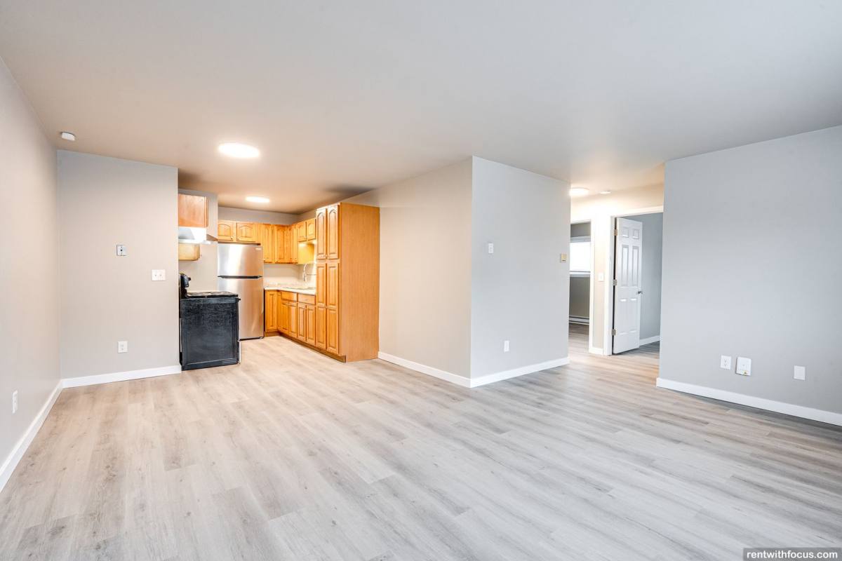 Apartment for rent at 560 W Linwood Ave, Oshkosh, WI 54901