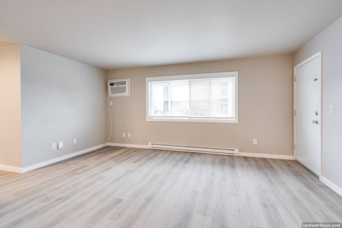 Apartment for rent at 560 W Linwood Ave, Oshkosh, WI 54901