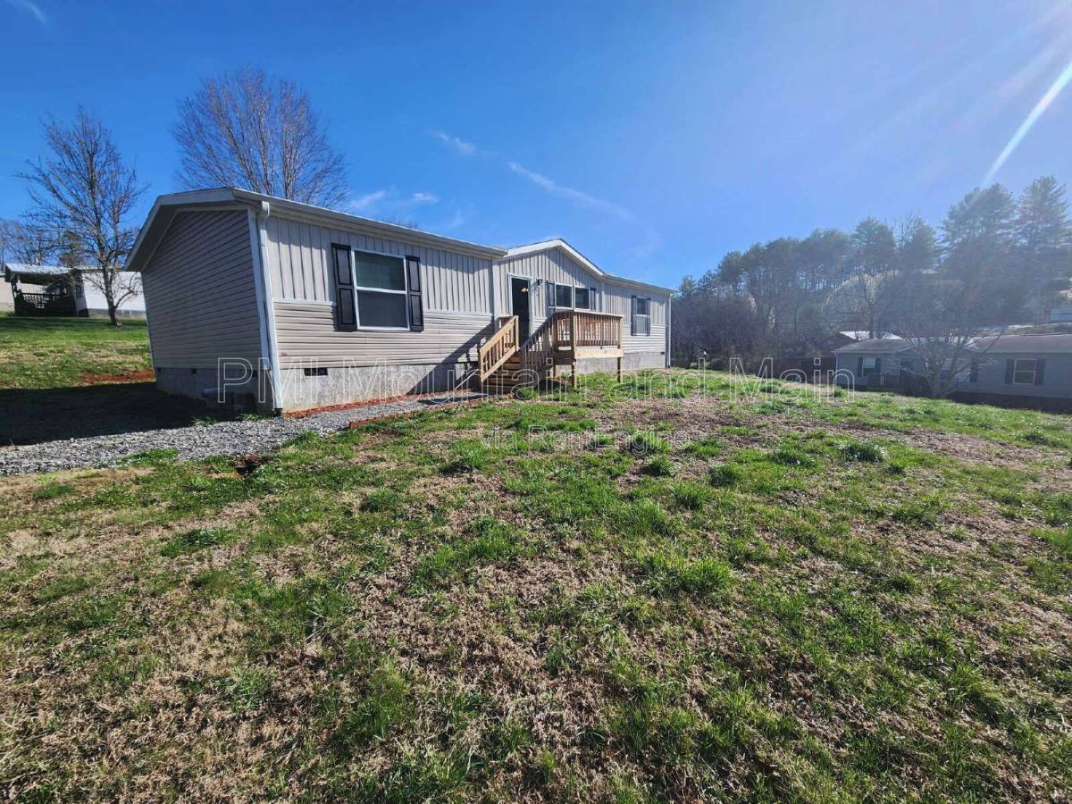 House for rent at 102 Indian Camp Branch Rd, Weaverville, NC 28787