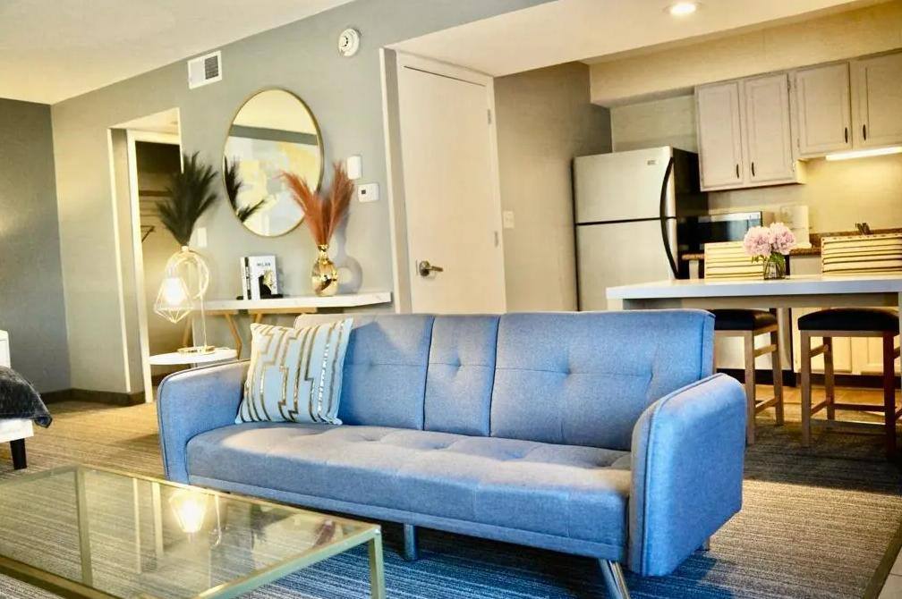 Apartment for rent at 2001 S Highland Ave, Lombard, IL 60148