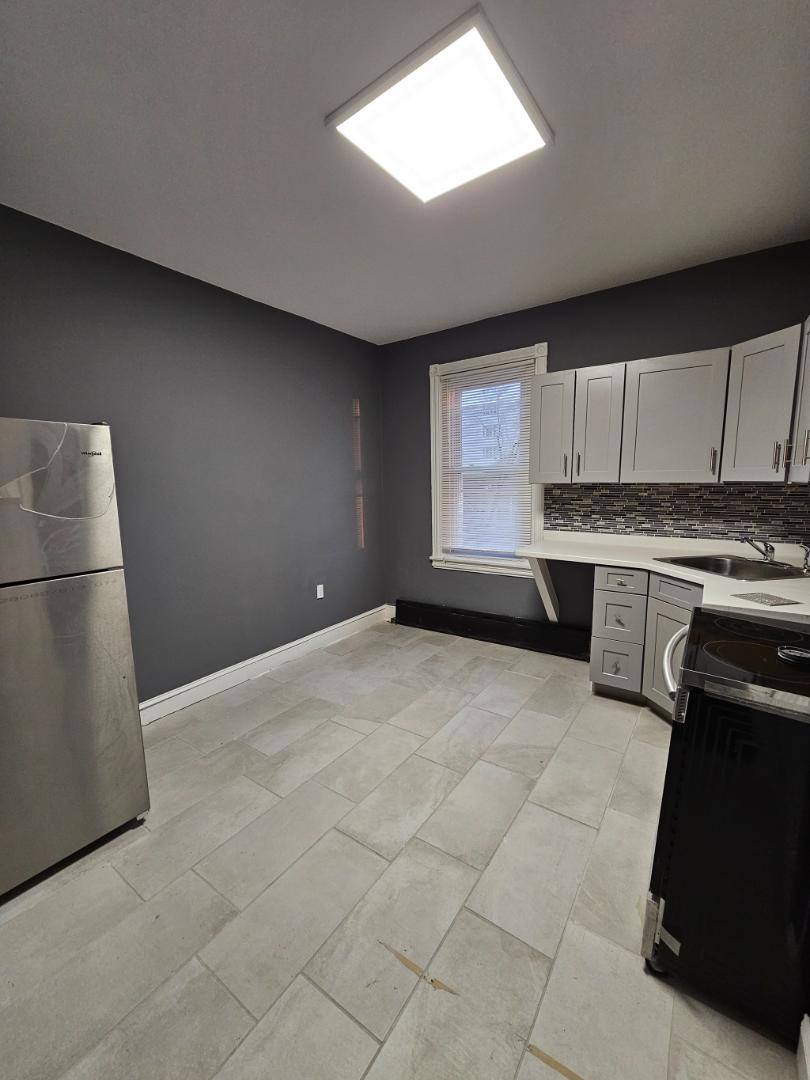 Apartment for rent at 869 N 41st St #3rd Fl-Back Room, Philadelphia, PA 19104