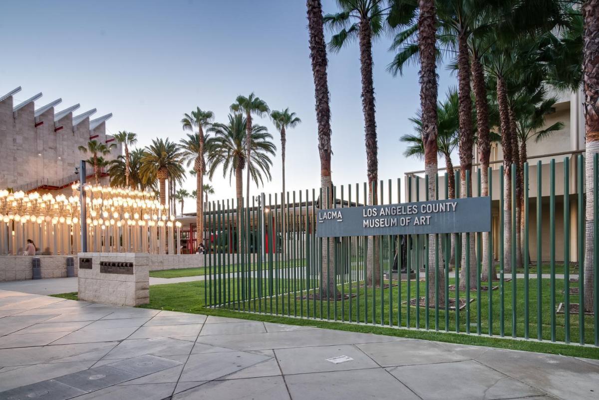 Townhouse for rent at Park La Brea, 6200 W 3rd St, Los Angeles, CA 90036