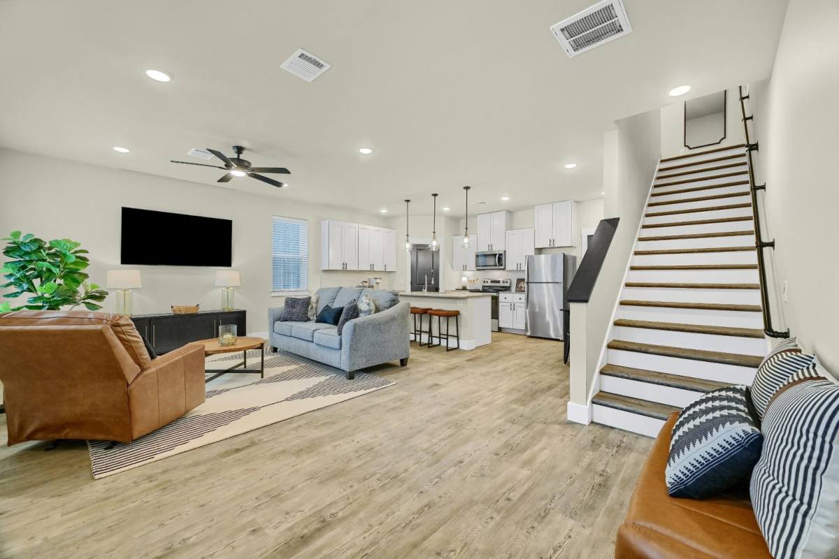 Townhouse for rent at 1103 S FM, Sherman, TX 75092