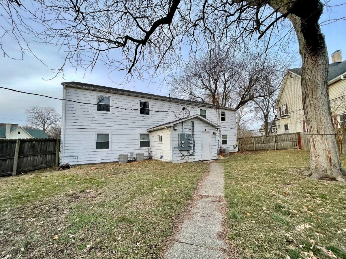 Apartment for rent at 1701 Ohio St #C, Terre Haute, IN 47807
