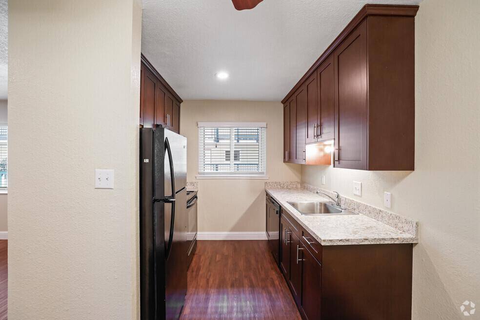 Apartment for rent at 1927 Dwight Way #101, Berkeley, CA 94704